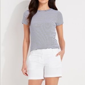 Vineyard Vines - 5 Inch Every Day Shorts - White - Size 6 - NWT